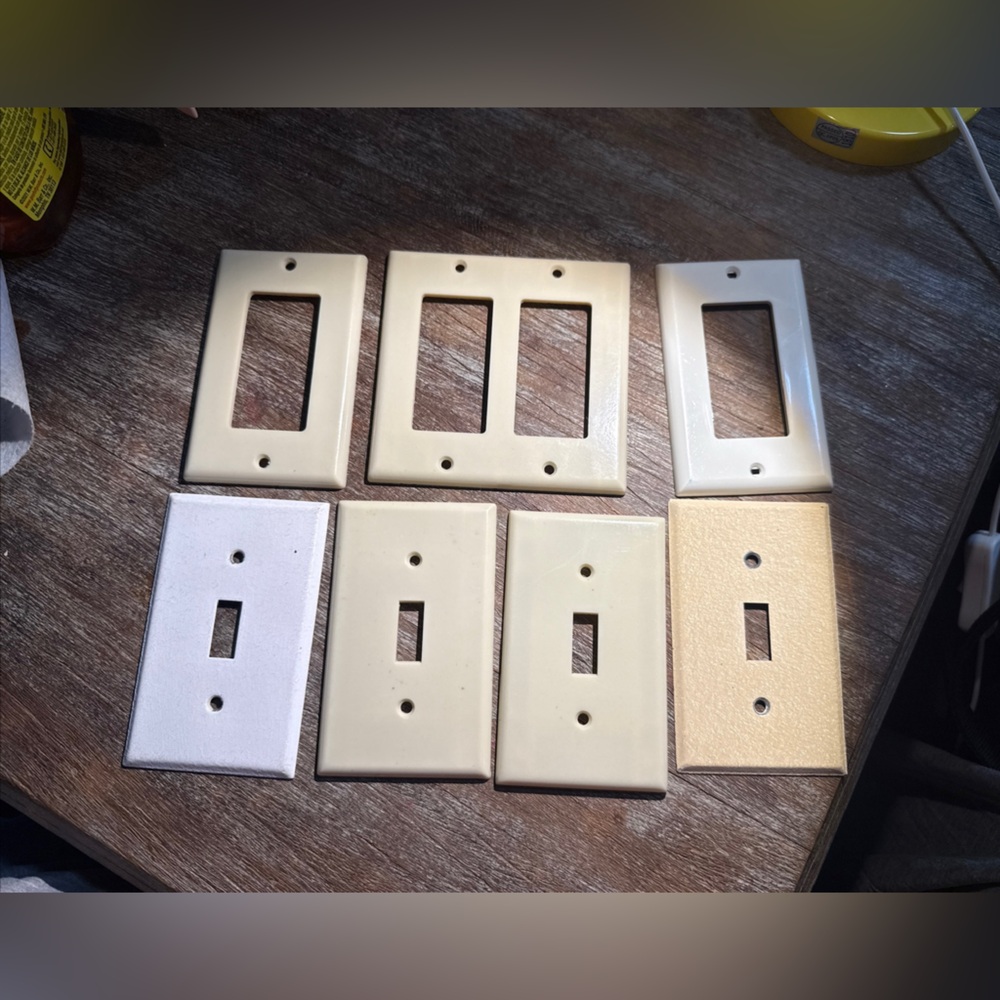 Lot of 7 Leviton Single Wall Plates